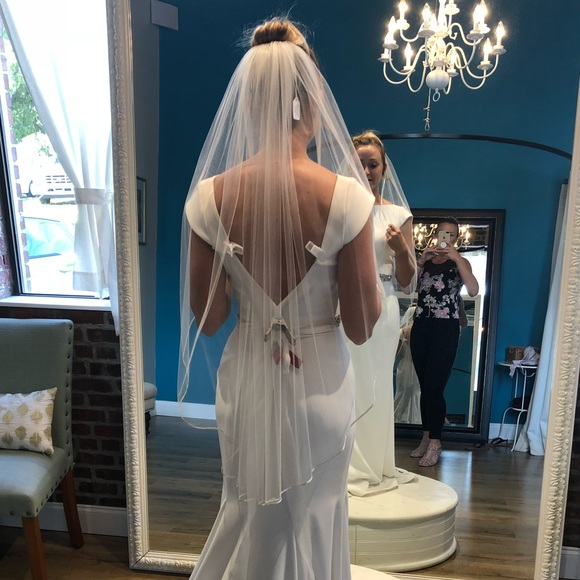 GORGEOUS WEDDING VEIL! - Picture 3 of 3